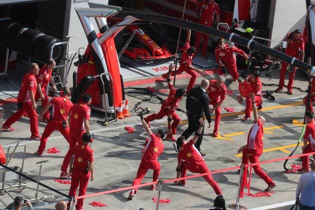Photo4 LaPresse 30 06 2018 Spielberg, Austria Grand Prix Formula One Austria 2018 In the pic: Scuderia Ferrari mechanics doing fitness in pitlane  Copyright: xPhoto4 LaPressex