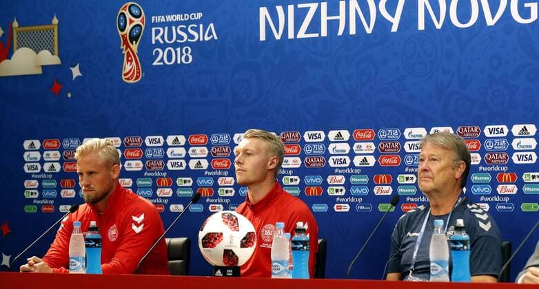 WM 2018, Pressekonferenz Nationalteam Dänemark Denmark s players Simon Kjaer (C), Viktor Fischer (R) and head coach, Norwegian Age Hareide, deliver a press conference PK Pressekonferenz in Nizhny Novgorod, Russia, 30 June 2018. Denmark will face Croatia tomorrow for the FIFA World Cup WM Weltmeisterschaft Fussball Russia 2018 round of 16. Press conference of the Danish national soccer team !ACHTUNG: NUR REDAKTIONELLE NUTZUNG!  Copyright: xKikoxHuescax NIZ01 20180630-636659707929841208