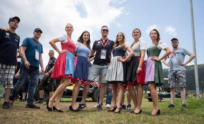 FORMULA 1 - GP of Austria 2018 PIELBERG,AUSTRIA,30.JUN.18 - MOTORSPORTS, FORMULA 1 - Grand Prix of Austria, Red Bull Ring. Image shows Formula Unas and fans. GEPAxpictures xMaticxKlansek
