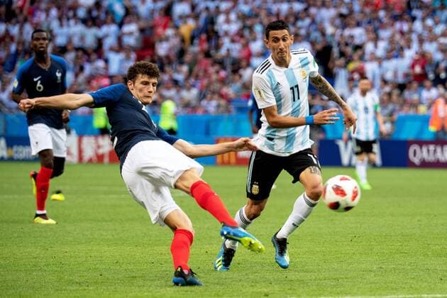 WM 2018, Frankreich - Argentinien WM 2018, Frankreich - Argentinien 180630 Benjamin Pavard of France scores 2-2 during the FIFA World Cup WM Weltmeisterschaft Fussball round of 16 match between France and Argentina on June 30, 2018 in Kazan. Photo: Petter Arvidson BILDBYRAN kod PA 92079 *** 180630 Benjamin Pavard of France scores 2 2 during the FIFA World Cup round of 16 match between France and Argentina on June 30, 2018 in Kazan Photo Petter Arvidson BILDBYRAN Code PA 92079  Copyright: PETTERxARVIDSON BB180630PA137