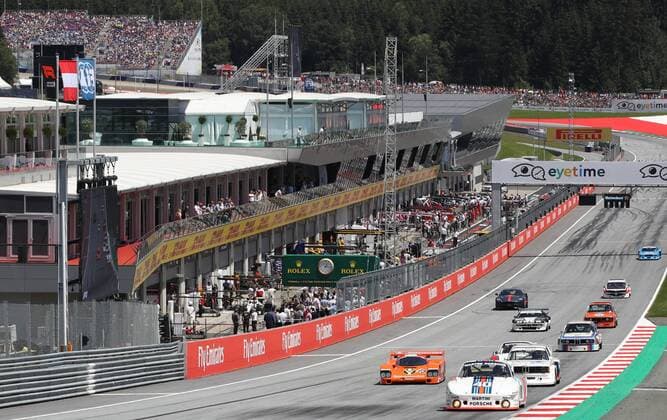 FORMULA 1 - GP of Austria 2018 SPIELBERG,AUSTRIA,01.JUL.18 - MOTORSPORTS - Grand Prix of Austria, Red Bull Ring, legends parade. Image shows an overview. GEPAxpictures xAndreasxPranter