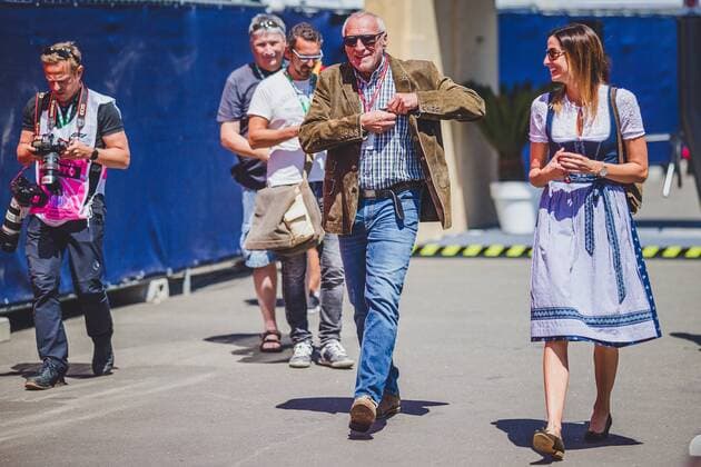 01.07.2018, Red Bull Ring, Spielberg, AUT, FIA, Formel 1, Grosser Preis von Oesterreich, Rennen, im Bild Dietrich Mateschitz (AUT) Red Bull Gruender und Eigentuemer mit Freundin Marion Feichtner CEO and Founder of Red Bull Dietrich Mateschitz (AUT) with girlfrind Marion Feichtner during race of the Austrian FIA Formula One Grand Prix at the Red Bull Ring in Spielberg, Spielberg