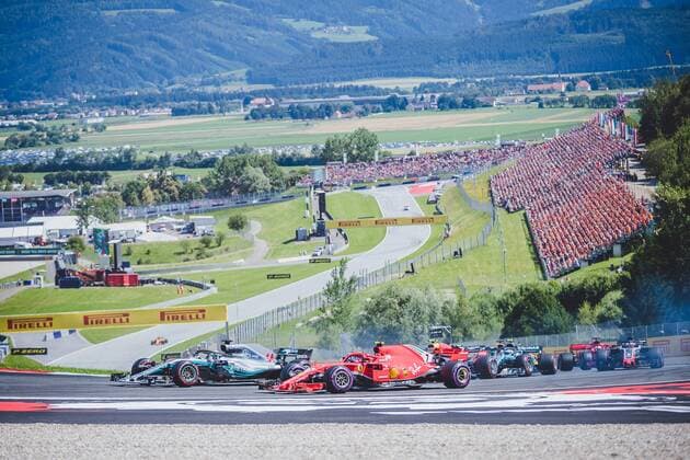 01.07.2018, Red Bull Ring, Spielberg, AUT, FIA, Formel 1, Grosser Preis von Oesterreich, Rennen, im Bild v.l.: Lewis Hamilton (GBR, Mercedes), Kimi Raeikkoenen (FIN, Scuderia Ferrari), Valtteri Bottas (FIN, Mercedes) f.l.: British Formula One driver Lewis Hamilton of Mercedes Finnish Formula One driver Kimi Raeikkoenen of Scuderia Ferrari Finnish Formula One driver Valtteri Bottas of Mercedes during race of the Austrian FIA Formula One Grand Prix at the Red Bull Ring in Spielberg, France on 2018 07 01. Spielberg