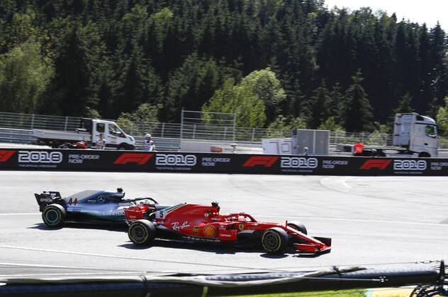 Motorsports: FIA Formula One World Championship WM Weltmeisterschaft 2018, Grand Prix of Austria, 5 Sebastian Vettel (GER, Scuderia Ferrari), 44 Lewis Hamilton (GBR, Mercedes AMG Petronas Motorsport), Spielberg Austria