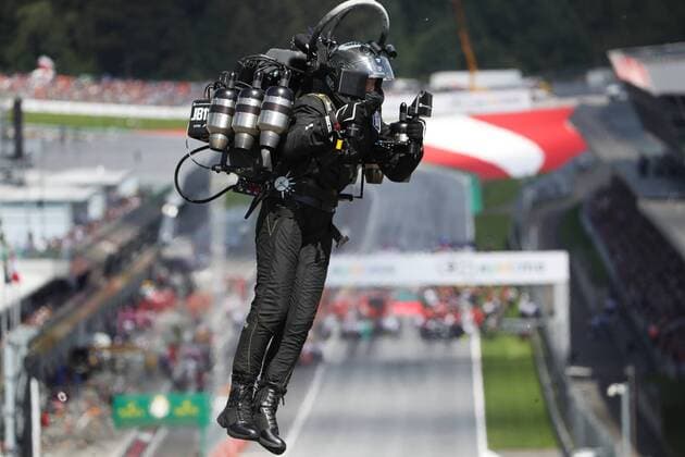 FORMULA 1 - GP of Austria 2018 SPIELBERG,AUSTRIA,01.JUL.18 - MOTORSPORTS - Grand Prix of Austria, Red Bull Ring. Image shows a jet man. GEPAxpictures xAndreasxPranter