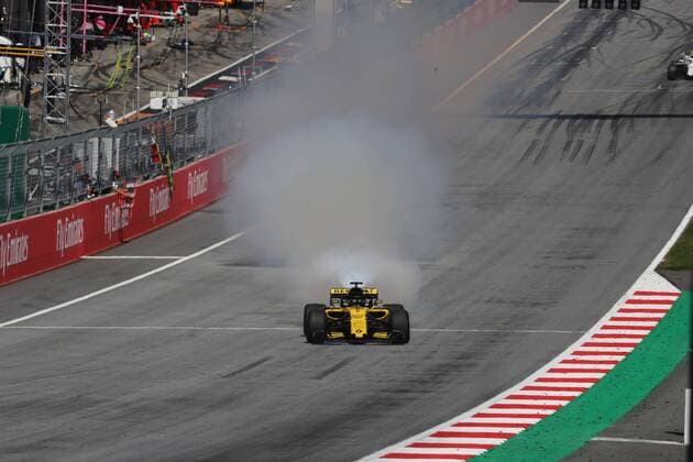 Photo4 LaPresse 01 07 2018 Spielberg, Austria Grand Prix Formula One Austria 2018 In the pic: race, Nico Hulkenberg (GER) Renault Sport F1 Team RS18 engine explosion  Copyright: xPhoto4 LaPressex