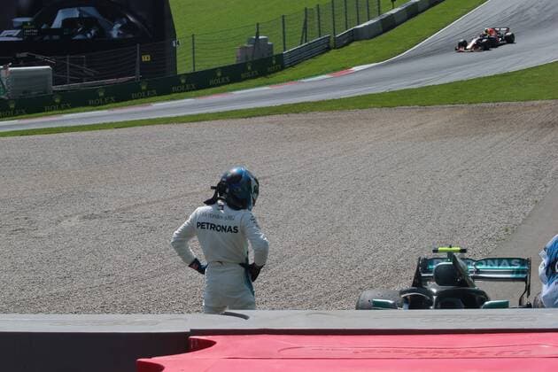 Photo4 LaPresse 01 07 2018 Spielberg, Austria Grand Prix Formula One Austria 2018 In the pic: race, Valtteri Bottas (FIN) Mercedes AMG F1 W09 retires from the race  Copyright: xPhoto4 LaPressex