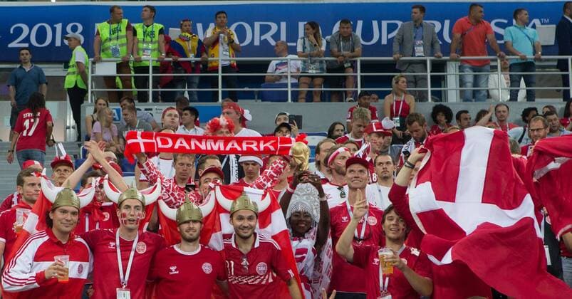 01.07.2018, Nizny Nowogrod, pilka nozna, mistrzostwa swiata, Chorwacja - Dania, N z Kibice Danii, fot. Tomasz Jastrzebowski Foto Olimpik ----- 01.07.2018, Nizhny Novgorod, football, FIFA World Cup WM Weltmeisterschaft Fussball 2018, Croatia - Denmark, In the picture: Denmark fans fot. Tomasz Jastrzebowski Foto Olimpik NEWSPIX.PL --- Newspix.pl FRANCE OUT!  20180701toja4151