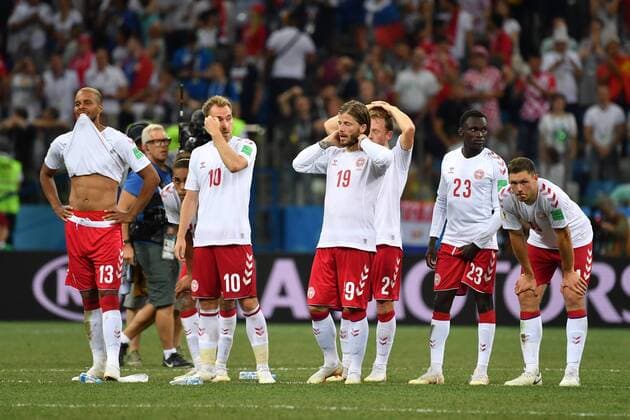 Teamfoto,Team,Mannschaft,Mannschaftsfoto Daenemark,Enttaeuschung, Frust,enttaeuscht,frustriert,niedergeschlagen, bei Elfmeterschiessen, v.li:Mathias JORGENSEN (DEN),Christian ERIKSEN (DEN),Lasse SCHOENE (Schöne, DEN),Michael KROHN-DEHLI (DEN),Pione SISTO (DEN), Kroatien (CRO)-Daenemark (DEN) 4-3 i.E. Achtelfinale,Round of 16,Spiel 52, am 01.07.2018 in Nizhny Novgorod,Nizhny Novgorod Stadium. Fussball Weltmeisterschaft 2018 in Russland vom 14.06. - 15.07.2018.