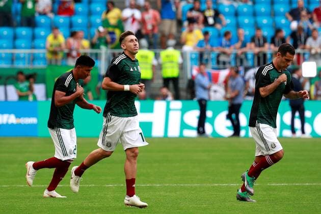 Mexican forward Jesus Gallardo (L), Mexican midfielder Hector Herrera (2L) and Mexican defender Rafael Marquez, prior to the start of the FIFA World Cup WM Weltmeisterschaft Fussball 2018 round of 16 soccer match between Croatia and Denmark, at Samara Arena in Samara, Russia, 1 July 2018. CROATIA VS. DENMARK !ACHTUNG: NUR REDAKTIONELLE NUTZUNG!  Copyright: xJosexMendezx FWC52-17 20180702-636661419448687466
