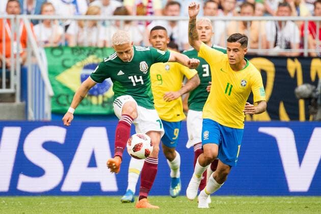 180702 Javier Hernandez of Mexico and Philippe Coutinho of Brazil during the FIFA World Cup WM Weltmeisterschaft Fussball round of 16 match between Brazil and Mexico on July 2, 2018 in Samara. Photo: Petter Arvidson BILDBYRAN kod PA 92081 Copyright: PETTERxARVIDSON BB180702PA054