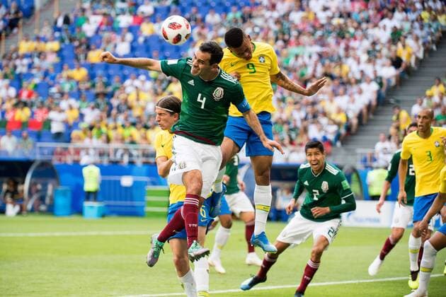 180702 Rafael Marquez of Mexico and Gabriel Jesus of Brazil during the FIFA World Cup WM Weltmeisterschaft Fussball round of 16 match between Brazil and Mexico on July 2, 2018 in Samara. Photo: Petter Arvidson BILDBYRAN kod PA 92081 Copyright: PETTERxARVIDSON BB180702PA060