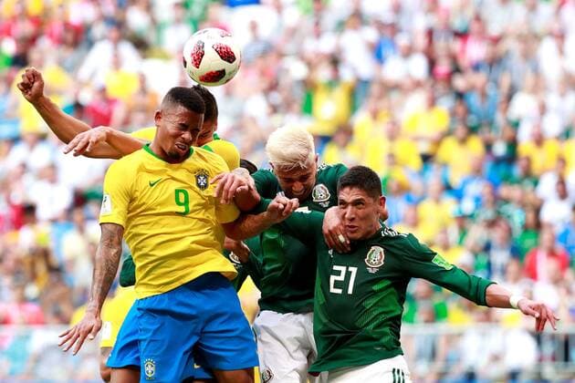 Mexican defender Edson Alvarez (R) and Mexican defender Carlos Salcedo (C) fights for the ball with Brazilian forward Gabriel Jesus during the FIFA World Cup WM Weltmeisterschaft Fussball 2018 round of 16 soccer match between Brazil and Mexico, at Samara Arena in Samara, Russia, 2 July 2018. BRAZIL VS. MEXICO !ACHTUNG: NUR REDAKTIONELLE NUTZUNG!  Copyright: xJosexMendezx FWC53-140 20180702-636661464393683818