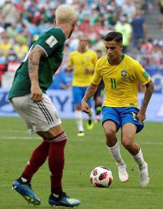 Brazilian midfielder Phillipe Coutinho (R) controls the ball during the FIFA World Cup WM Weltmeisterschaft Fussball 2018 round of 16 soccer match between Brazil and Mexico, at Samara Arena in Samara, Russia, 2 July 2018. BRAZIL VS. MEXICO !ACHTUNG: NUR REDAKTIONELLE NUTZUNG!  Copyright: xSebastiaoxMoreirax FWC53-169 20180702-636661479368673433