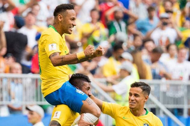 180702 Neymar of Brazil celebrates the 1-0 goal with his teammates during the FIFA World Cup WM Weltmeisterschaft Fussball round of 16 match between Brazil and Mexico on July 2, 2018 in Samara. Photo: Petter Arvidson BILDBYRAN kod PA 92081 *** 180702 Neymar of Brazil celebrates the 1 0 goal with his teammates during the FIFA World Cup round of 16 match between Brazil and Mexico on July 2, 2018 in Samara Photo Petter Arvidson BILDBYRAN Code PA 92081  Copyright: PETTERxARVIDSON BB180702PA086