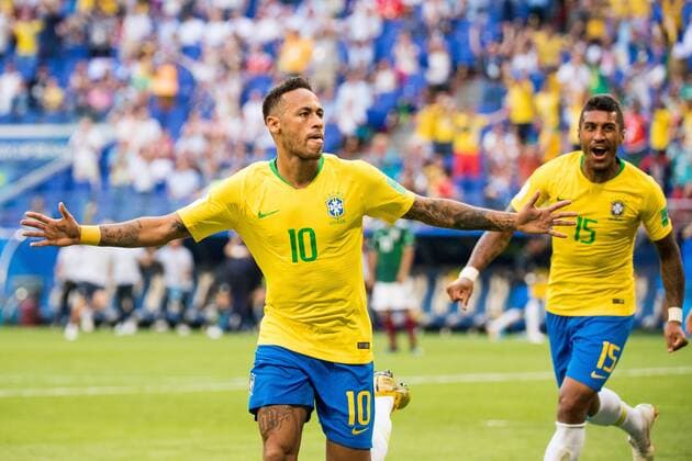 180702 Neymar and Paulinho of Brazil celebrate the 1-0 goal during the FIFA World Cup WM Weltmeisterschaft Fussball round of 16 match between Brazil and Mexico on July 2, 2018 in Samara. Photo: Petter Arvidson BILDBYRAN kod PA 92081 Copyright: PETTERxARVIDSON BB180702PA087