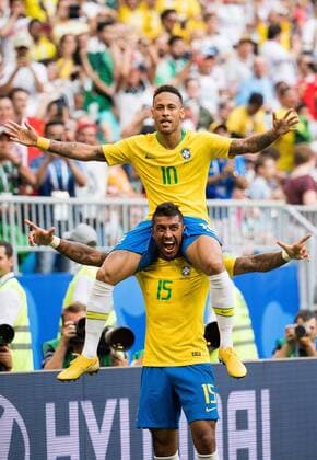 Sport - Bilder des Tages 180702 Neymar and Paulinho of Brazil celebrate the 1-0 goal during the FIFA World Cup WM Weltmeisterschaft Fussball round of 16 match between Brazil and Mexico on July 2, 2018 in Samara. Photo: Petter Arvidson BILDBYRAN kod PA 92081 *** 180702 Neymar and Paulinho of Brazil celebrate the 1 0 goal during the FIFA World Cup round of 16 match between Brazil and Mexico on July 2, 2018 in Samara Photo Petter Arvidson BILDBYRAN Code PA 92081  Copyright: PETTERxARVIDSON BB180702PA089