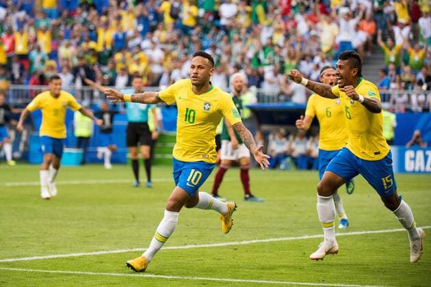 180702 Neymar and Paulinho of Brazil celebrate the 1-0 goal during the FIFA World Cup WM Weltmeisterschaft Fussball round of 16 match between Brazil and Mexico on July 2, 2018 in Samara. Photo: Petter Arvidson BILDBYRAN kod PA 92081 Copyright: PETTERxARVIDSON BB180702PA095