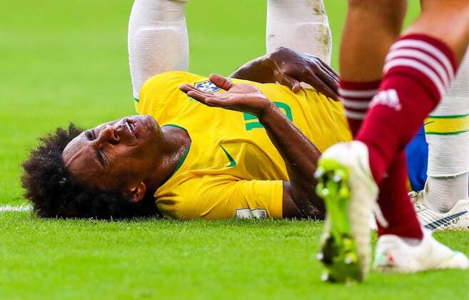 SAMARA, RUSSIA - JULY 2, 2018: Brazilâ€™s Willian injured in their 2018 FIFA World Cup WM Weltmeisterschaft Fussball Round of 16 match against Mexico at Samara Arena Stadium. Sergei Savostyanov TASS  TS0879A0