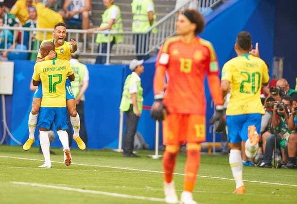 Brasil - Mexico, Soccer, Samara, July 02, 2018 Roberto FIRMINO, BRA 20 celebrates his goal 2-0 with NEYMAR, Bra 10 BRASIL - MEXICO FIFA World Cup WM Weltmeisterschaft Fussball 2018 RUSSIA, Best of 16, Season 2018 2019, July 02, 2018 Stadium in Samara, Russia. Photo: MAGICS Peter Schatz
