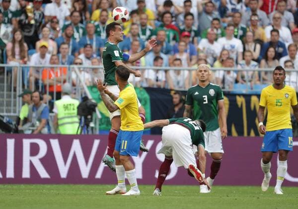 July 2, 2018 - EUM20180702DEP59.JPG .SAMARA, Rusia. SoccerFutbol-Mundial.- Aspectos de las jugadas durante el partido de Mexico vs Brasil, en el estadio Samara Arena, que significa la eliminacion de la Seleccion Mexicana del Mundial, al que terminar 2-1, este 2 de julio de 2018. Foto: Agencia EL UNIVERSALLuis CortesEELG Latin News: July 2, 2018 Copyright: xElxUniversalx