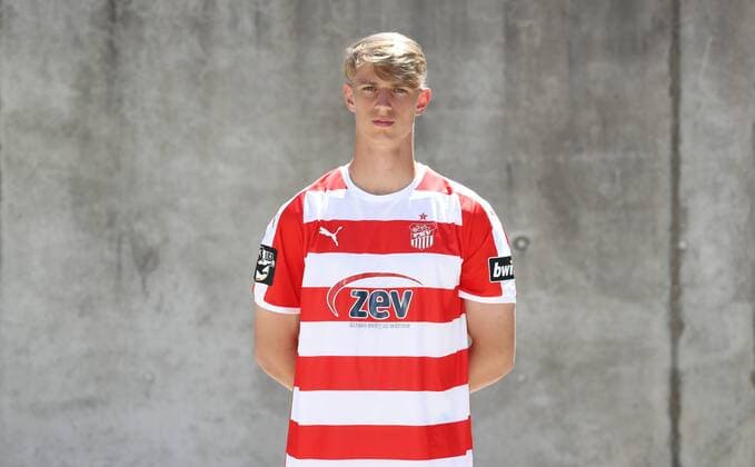 Fussball 3.Liga Zwickau, 02.07.2018, Fussball, 3.Liga, FSV Zwickau , Porträttermin 2018 2019 , Im Bild: Lion Lauberbach ; FSV Zwickau ,