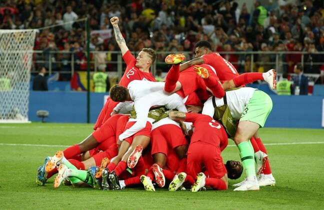 Sport - Bilder des Tages WM 2018, Kolumbien - England, England siegt im Elfmeterschießen Kieran Trippier, John Stones, Kyle Walker, Torwart Jordan Pickford, Harry Kane, Engländer feiern Sieg nach Elfmeterschiessen Freude Emotion jubelnd Jubel nach Spielende Fußball Fussball FIFA WM Weltmeisterschaft Russland Russia 2018 Saison 2017 2018 03.07.2018 Columbien COL vs. England ENG *** Kieran Trippier John Stones Kyle Walker Goalkeeper Jordan Pickford Harry Kane Englishman Celebrate Victory on Penalties Joy Emotion Cheering Jubilation After End of Sport Football Soccer FIFA World Cup Russia Russia 2018 Season 2017 2018 03 07 2018 Colombia COL vs England ENG