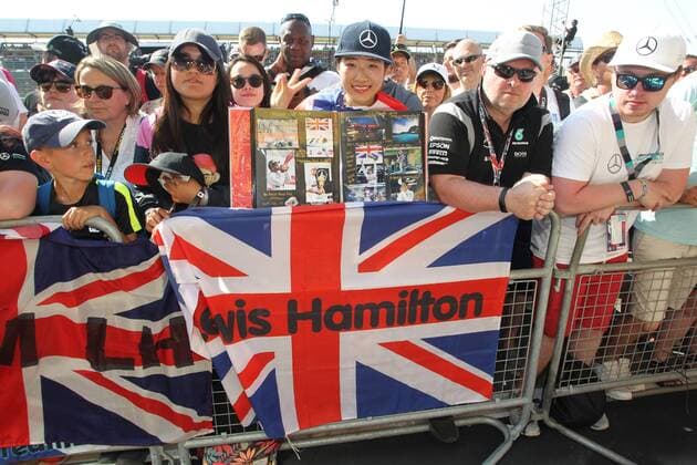 Photo4 LaPresse 05 07 2018 Silverstone, England Grand Prix Formula One England 2018 In the pic: Lewis Hamilton (GBR) Mercedes AMG F1 W09 fans  Copyright: xPhoto4 LaPressex
