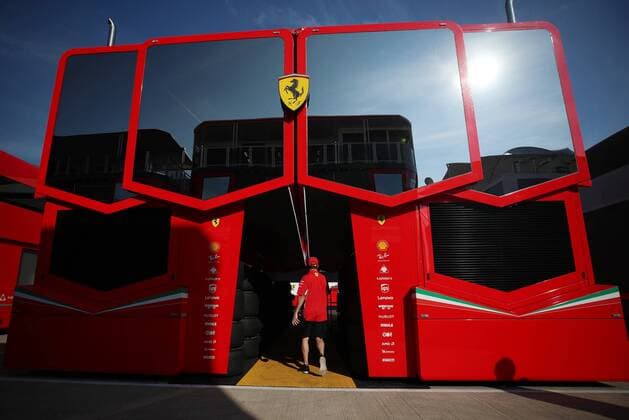 Kimi Raikkoenen (Scuderia Ferrari) betritt das Ferrari Gebaeude in Silverstone AUT, FIA, Formel 1, Grosser Preis von Grossbritannien Silverstone Copyright: xEIBNER Illmannx EX_EER