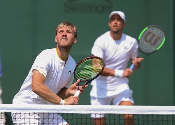 ANDREAS MIES (mit Kappe) und KEVIN KRAWIETZ (beide GER), Doppel Tennis - Wimbledon 2018 - Grand Slam ITF ATP Tennis Herren WTA Tennis Damen - AELTC - London - - Great Britain - 6 July 2018. Copyright: xJuergenxHasenkopfx