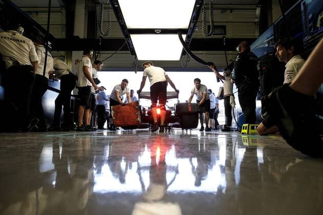 Motorsports: FIA Formula One World Championship WM Weltmeisterschaft 2018, Grand Prix of Great Britain, Mechanicians of Mercedes AMG Petronas Motorsport Silverstone Great Britain
