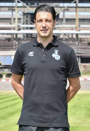 GER, offizieller Fototermin Porträttermin Portraettermin MSV Duisburg Chefrainer Ilia Gruev ; MSV Duisburg; 2.BL, Porträttermin 2018 2019 hoch, Hochformat