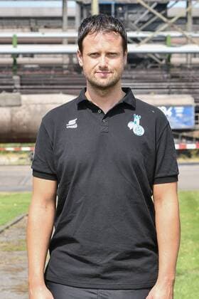 GER, offizieller Fototermin Porträttermin Portraettermin MSV Duisburg Physiotherapeut Oliver Grabowsk; MSV Duisburg; 2.BL, Porträttermin 2018 2019 hoch, Hochformat