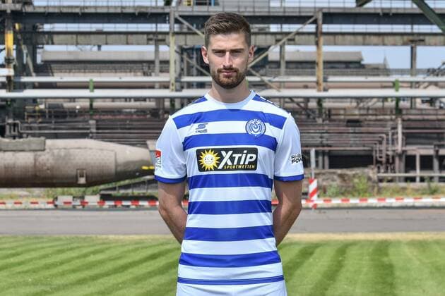 GER, offizieller Fototermin Porträttermin Portraettermin MSV Duisburg Spieler: Dustin Bomheuer ; MSV Duisburg; 2.BL, Porträttermin 2018 2019 quer, Querformat