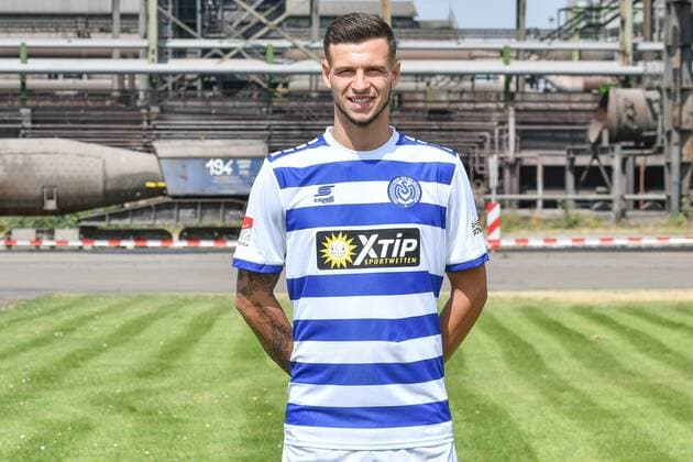 GER, offizieller Fototermin Porträttermin Portraettermin MSV Duisburg Spieler Andreas Wiege; MSV Duisburg; 2.BL, Porträttermin 2018 2019 quer, querformat