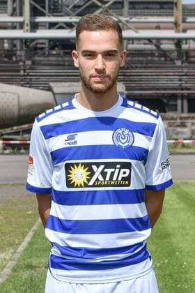 GER, offizieller Fototermin Porträttermin Portraettermin MSV Duisburg Spieler Ahmet Engin; MSV Duisburg; 2.BL, Porträttermin 2018 2019 hoch, Hochformat