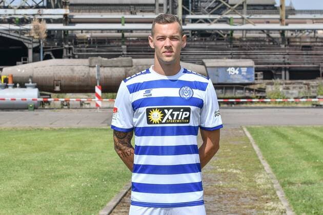 GER, offizieller Fototermin Porträttermin Portraettermin MSV Duisburg Spieler Stanislav Iljutcenko; MSV Duisburg; 2.BL, Porträttermin 2018 2019 quer, Querformat