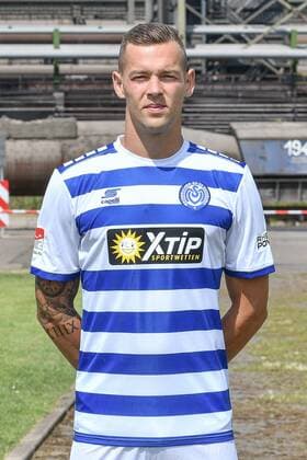 GER, offizieller Fototermin Porträttermin Portraettermin MSV Duisburg Spieler Stanislav Iljutcenko; MSV Duisburg; 2.BL, Porträttermin 2018 2019 hoch, Hochformat