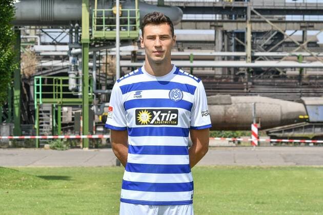 GER, offizieller Fototermin Porträttermin Portraettermin MSV Duisburg Spieler Lukas Fröde (Froede); MSV Duisburg; 2.BL, Porträttermin 2018 2019 quer, Querformat