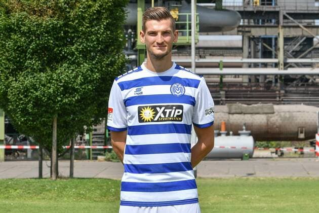 GER, offizieller Fototermin Porträttermin Portraettermin MSV Duisburg Spieler Thomas Blomeyer; MSV Duisburg; 2.BL, Porträttermin 2018 2019 quer, Querformat
