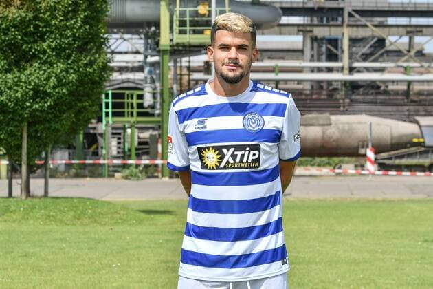 GER, offizieller Fototermin Porträttermin Portraettermin MSV Duisburg Spieler Cauly Oliveira Souza; MSV Duisburg; 2.BL, Porträttermin 2018 2019 quer, Querformat
