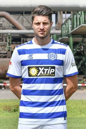 GER, offizieller Fototermin Porträttermin Portraettermin MSV Duisburg Spieler Moritz Stoppelkamp; MSV Duisburg; 2.BL, Porträttermin 2018 2019 hoch, Hochformat
