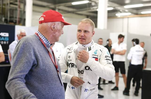 Motorsports: FIA Formula One World Championship WM Weltmeisterschaft 2018, Grand Prix of Great Britain, Niki Lauda (AUT, Mercedes AMG Petronas Motorsport), 77 Valtteri Bottas (FIN, Mercedes AMG Petronas Motorsport), Silverstone Great Britain