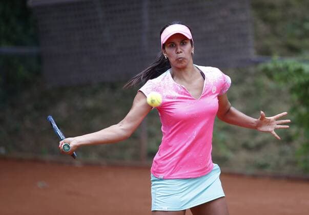 Tennis Hessen - Hessenliga Damen Sommer 2018 07.07.2018 Tennis 65 Eschborn - TC Viernheim v.l. Alexandra Grinchishina (Eschborn) T65 Eschborn - TC Viernheim