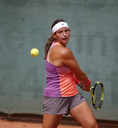 Tennis Hessen - Hessenliga Damen Sommer 2018 07.07.2018 Tennis 65 Eschborn - TC Viernheim v.l. Stephanie Bertschmann (Viernheim) T65 Eschborn - TC Viernheim
