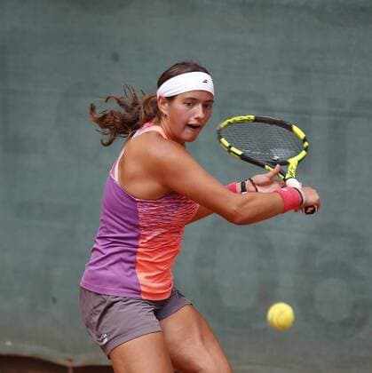 Tennis Hessen - Hessenliga Damen Sommer 2018 07.07.2018 Tennis 65 Eschborn - TC Viernheim v.l. Stephanie Bertschmann (Viernheim) T65 Eschborn - TC Viernheim