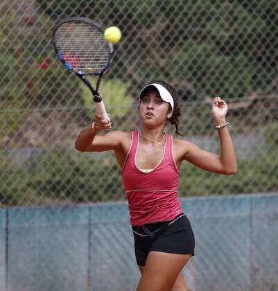 Tennis Hessen - Hessenliga Damen Sommer 2018 07.07.2018 Tennis 65 Eschborn - TC Viernheim v.l. Rosie Henderson (Viernheim) T65 Eschborn - TC Viernheim