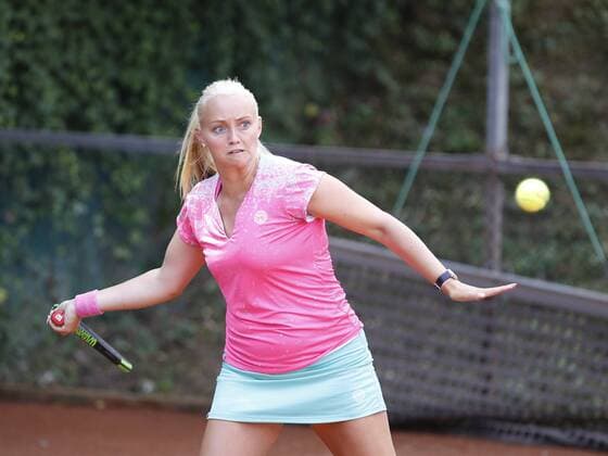 Tennis Hessen - Hessenliga Damen Sommer 2018 07.07.2018 Tennis 65 Eschborn - TC Viernheim v.l. Jil Nora Engelmann (Eschborn) T65 Eschborn - TC Viernheim