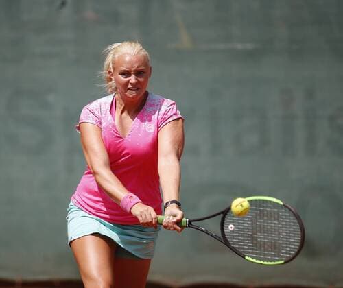 Tennis Hessen - Hessenliga Damen Sommer 2018 07.07.2018 Tennis 65 Eschborn - TC Viernheim v.l. Jil Nora Engelmann (Eschborn) T65 Eschborn - TC Viernheim