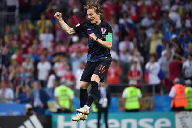 Luka MODRIC (CRO), Jubel,Freude,Begeisterung nach verwandeltem Elfmeter,Strafstoss. Elfmeterschiessen. Aktion,Einzelaktion,Einzelbild, Freisteller,Ganzkoerperaufnahme,ganze Figur. Russland (RUS) - Kroatien (CRO) 5-6 i.E. Viertelfinale ,Round of Eight,Spiel 59 am 07.07.2018 in Sotschi,Sotchi Fisht Stadium. Fussball Weltmeisterschaft 2018 in Russland vom 14.06. - 15.07.2018. *** Luka MODRIC CRO Cheering Joy Elsewhere Penalties Penalty Kick Penalties Action Single Action Single Shot Cut Out Full Body Full Figure Russia RUS Croatia CRO 5 6 i E Quarterfinal Round of Eight Game 59 07 07 2018 Sochi Sochi Fisht Stadium World Cup 2018 Russia 14.06 15 07 2018